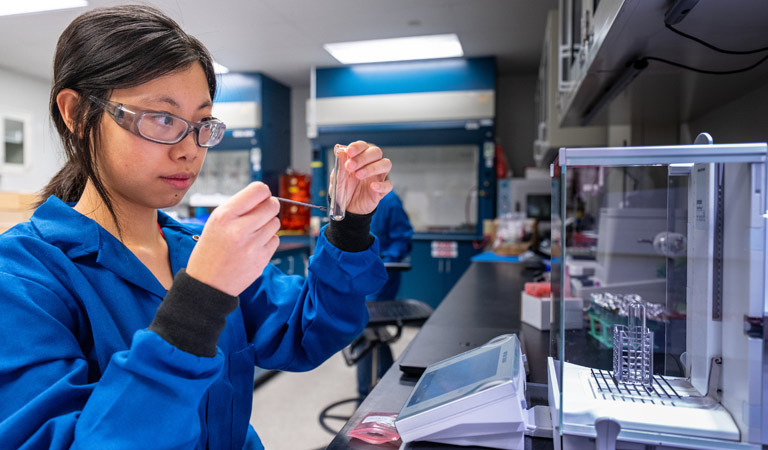Researcher in lab.